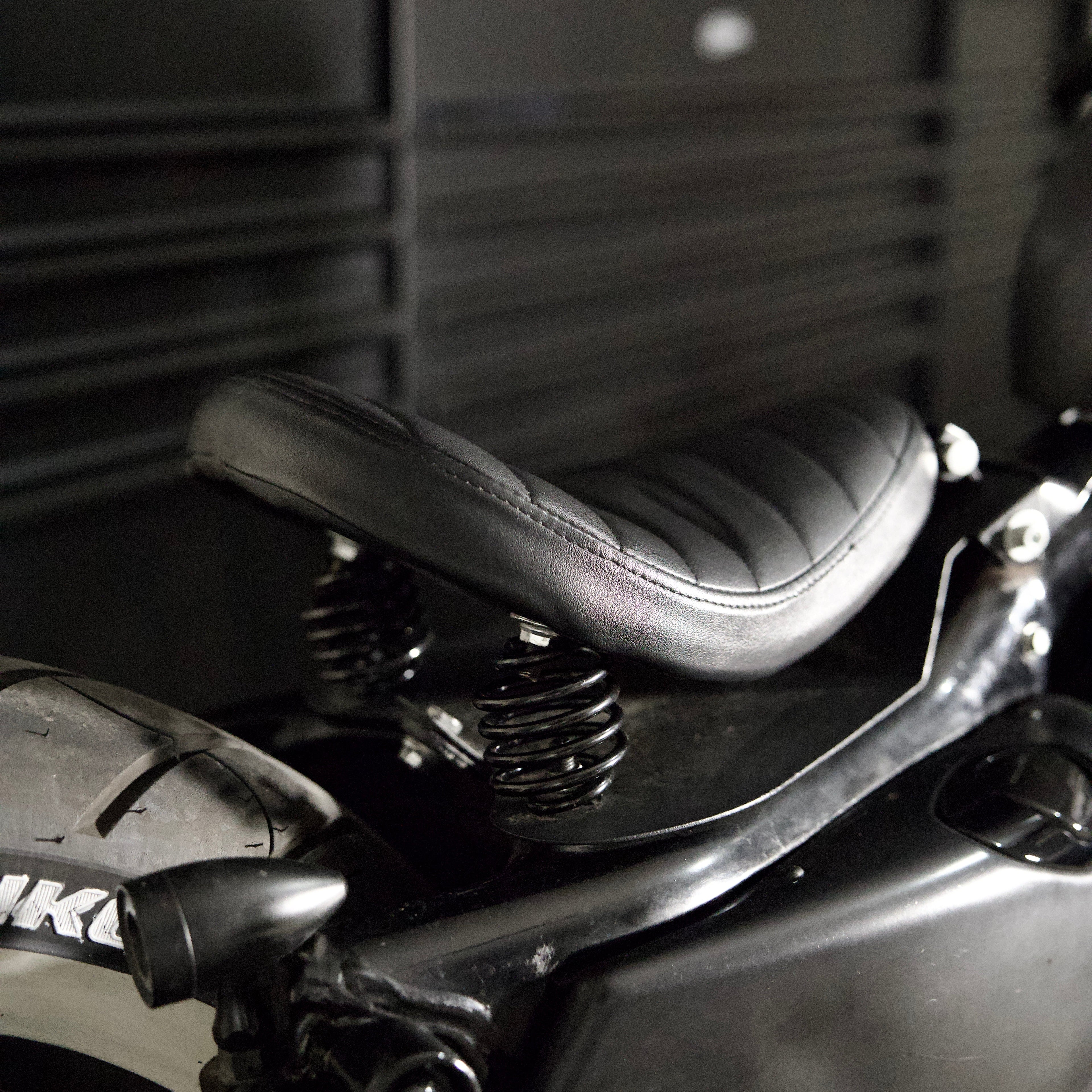 Black Barber Solo Seat | Harley Sporster