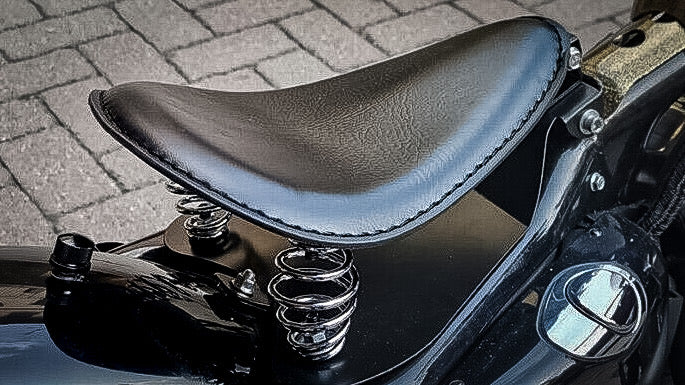 Bobber Seat – Black Solo Spring Saddle